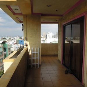 Pink Manila Hostel